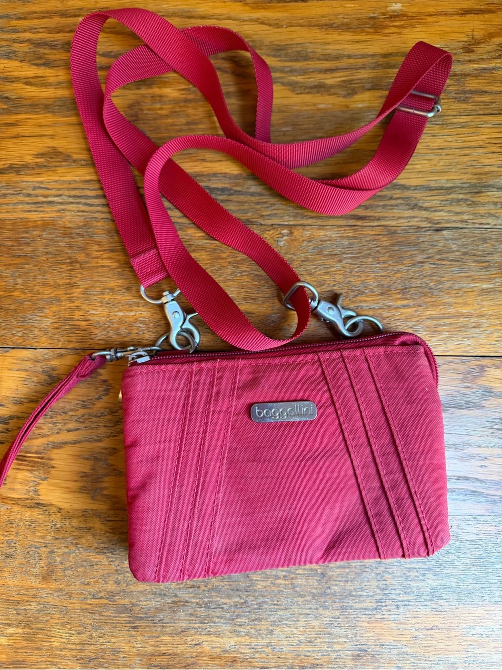 BAGGALLINI Small Crossbody Bag Travel Organizer Purse Red Multi Pockets Zipper